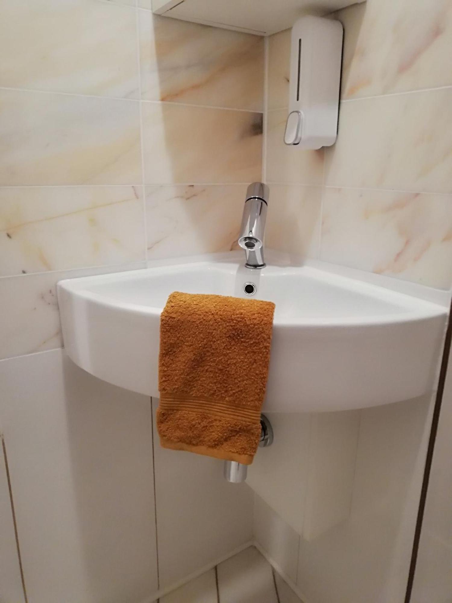 The Whispering Apple Garden Retreat Apartment Morud Ngoại thất bức ảnh